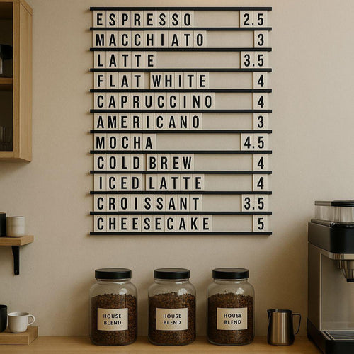 Letterbord met 10 zwarte aluminium rails van 50 cm als menubord in een koffiebar