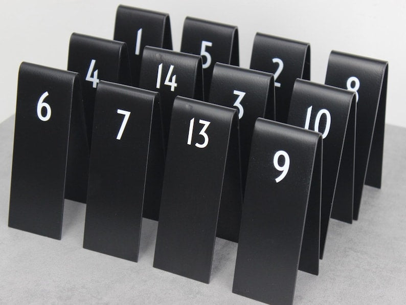 Set zwarte aluminium tafelnummers met nummerstickers